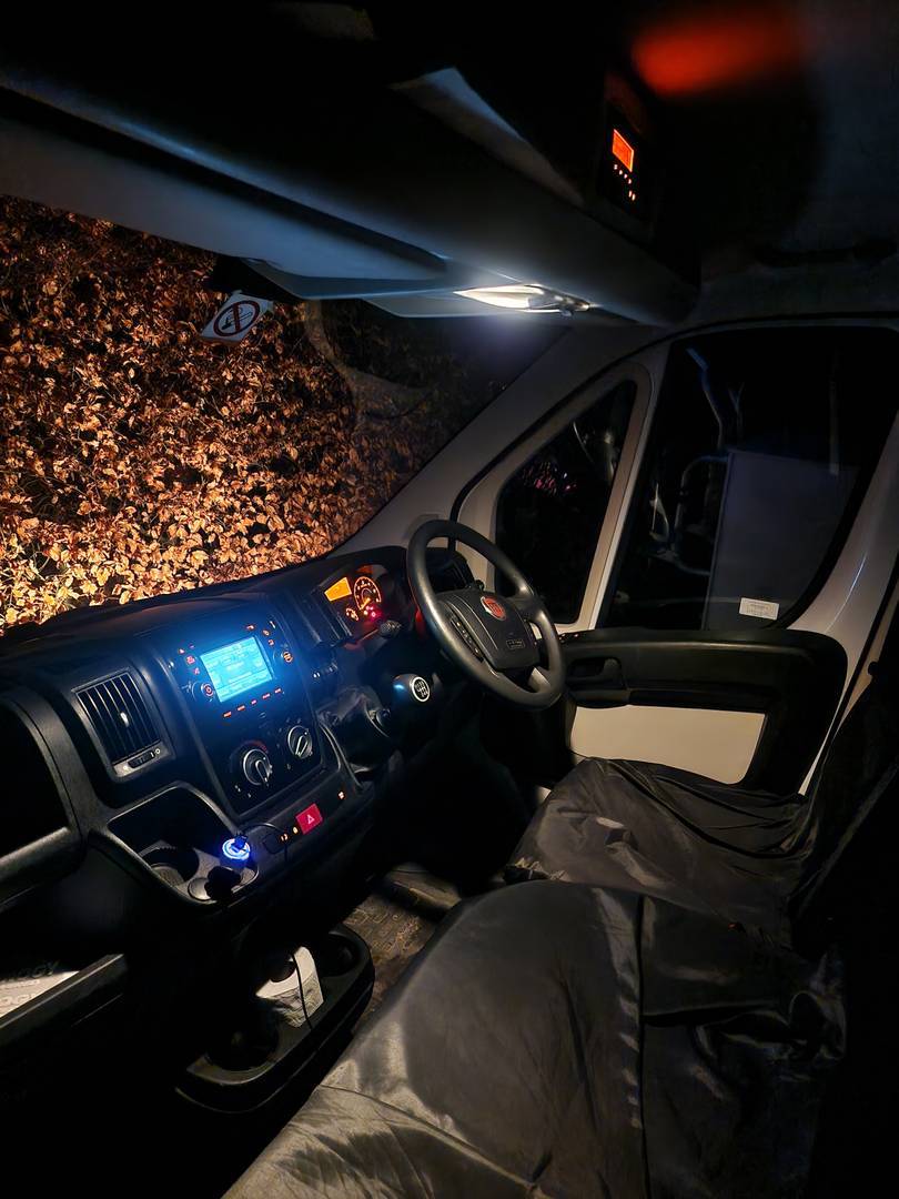Off grid campervan fiat ducato mwb