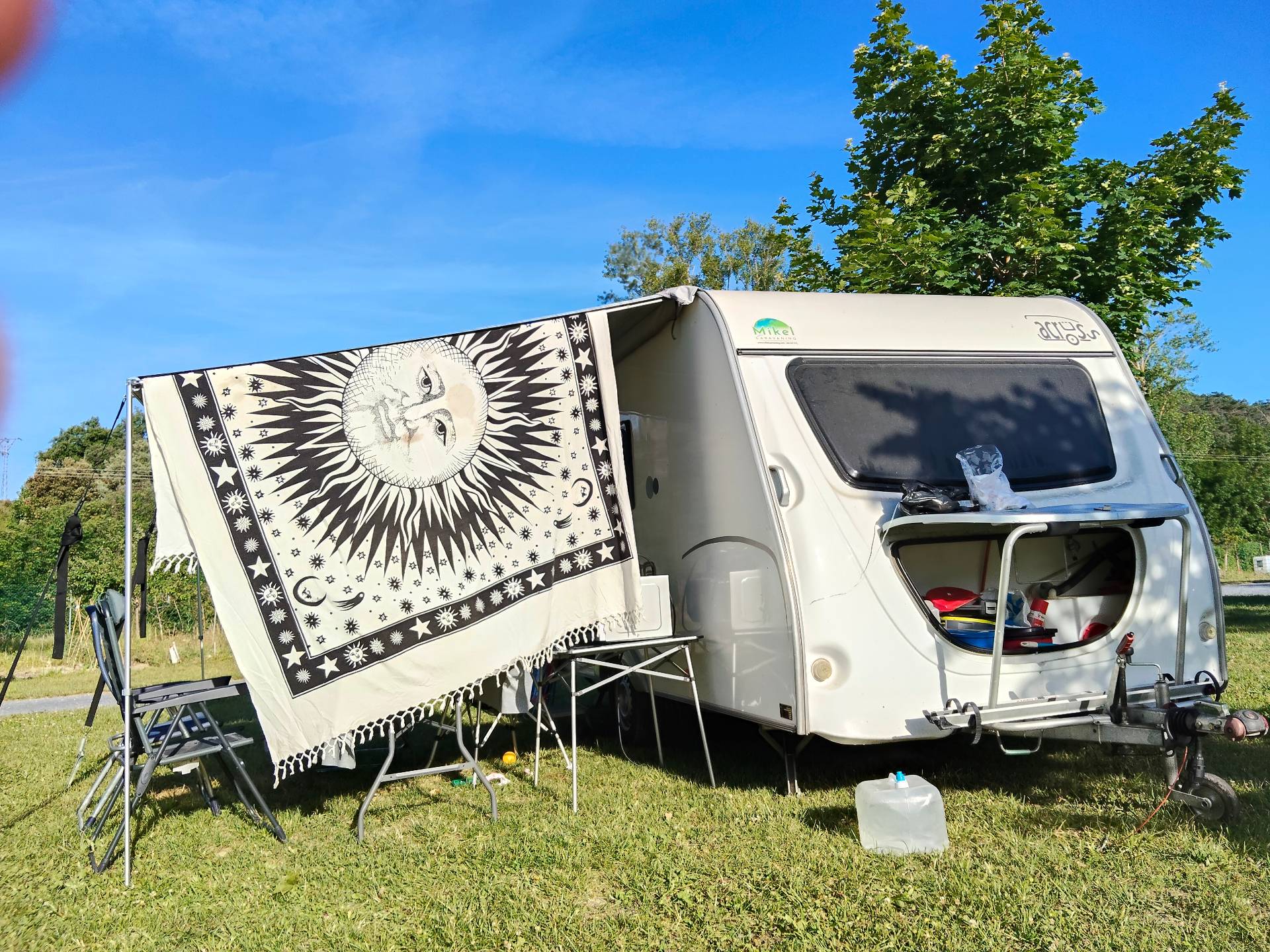 Caravana across safari 370D