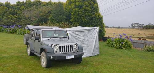 La Jeep 4x4 aménagé pour 2, baptisée Jaussie