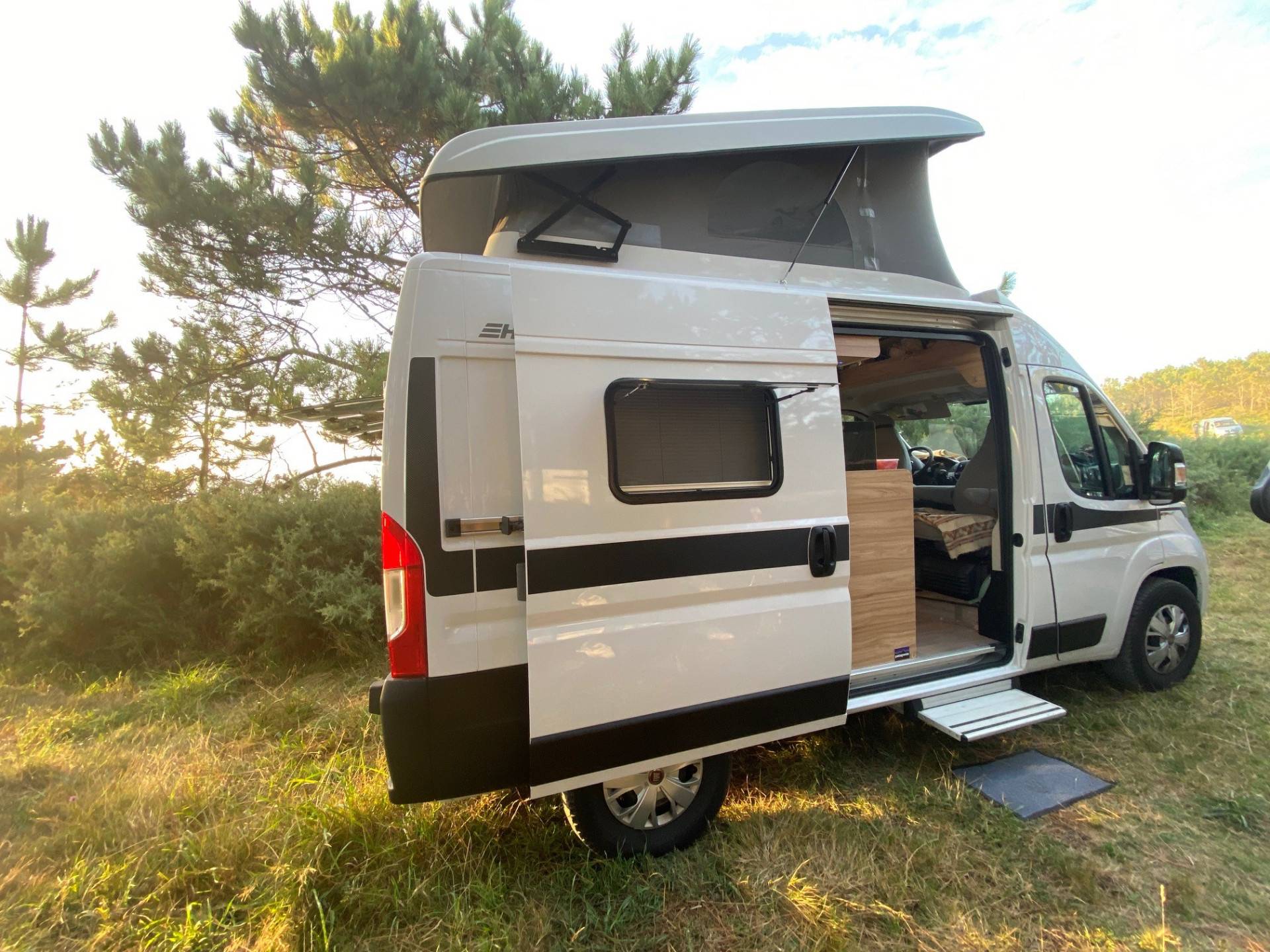 AYERS ROCK HYMER