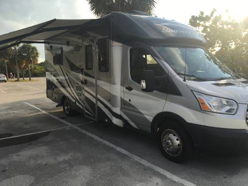 Ford Transit Sunseeker 24 pieds, 2018, acheté neuf, tout équipé 