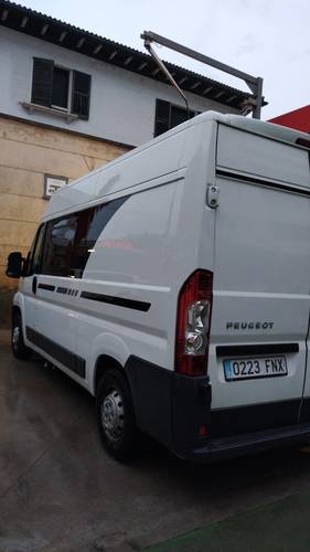 Peugeot Boxer camperizada para 4