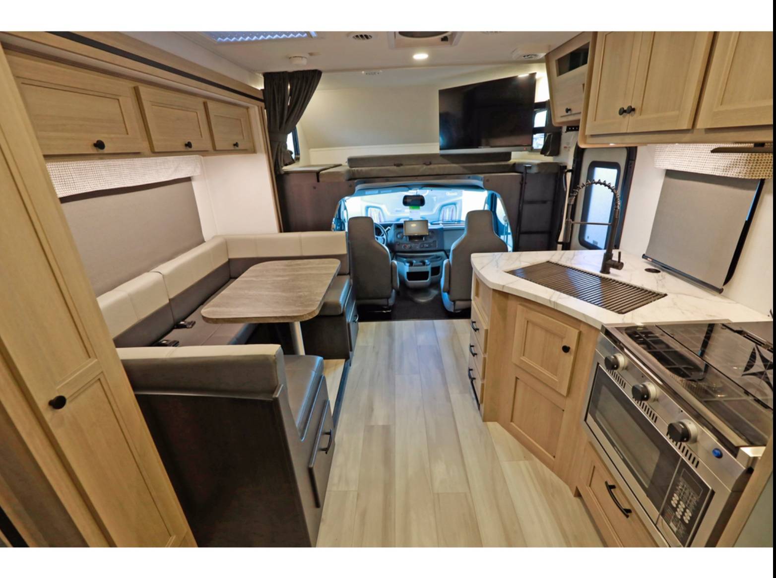 24 feet class C motorhome