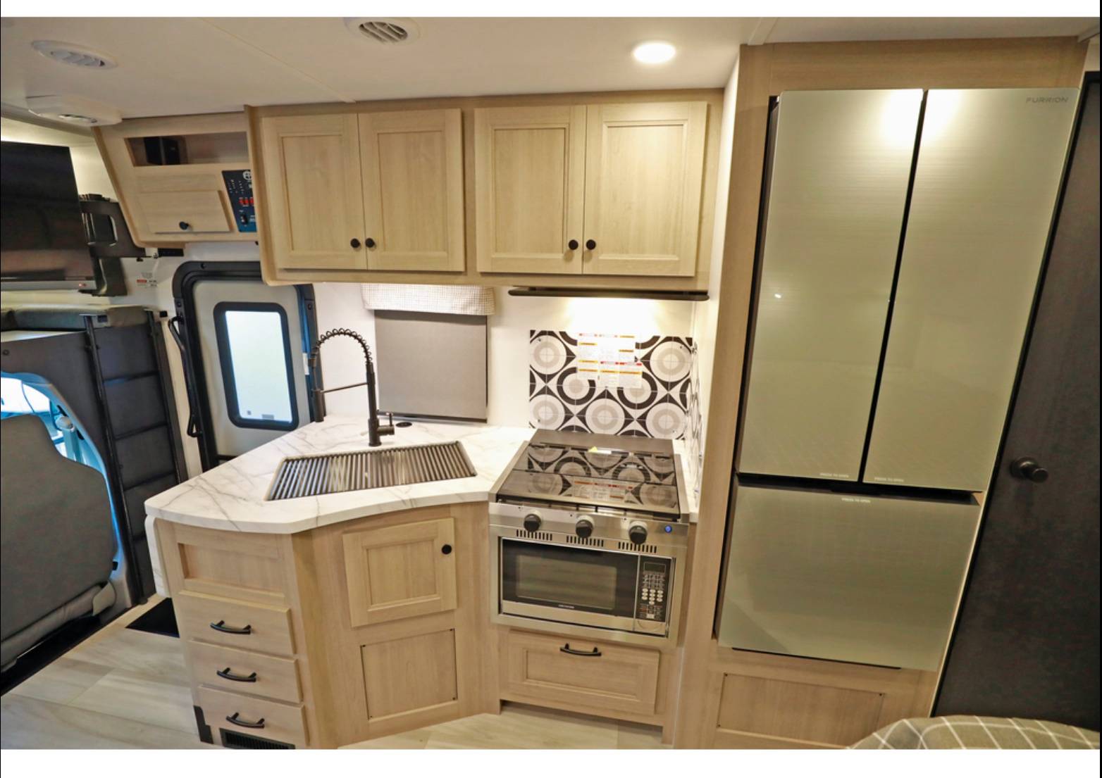 24 feet class C motorhome