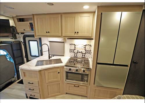 24 feet class C motorhome