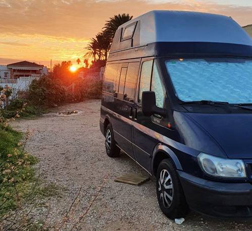 LA FURGOCHILA. Ford Nugget (westfalia) techo alto.